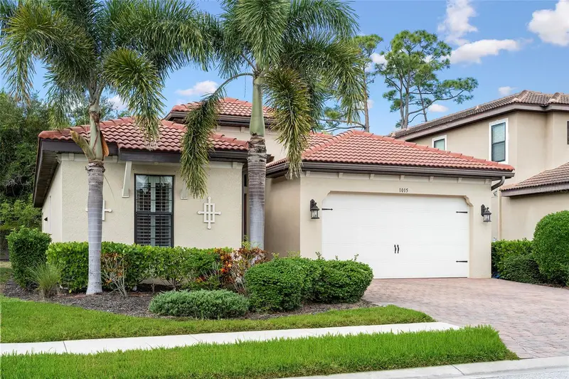 1015 Bluffwood Dr, FL