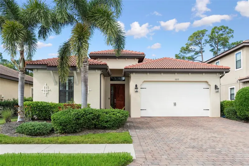 1015 Bluffwood Dr, FL