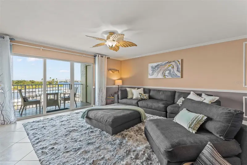 533 Marina Point Dr #533, FL