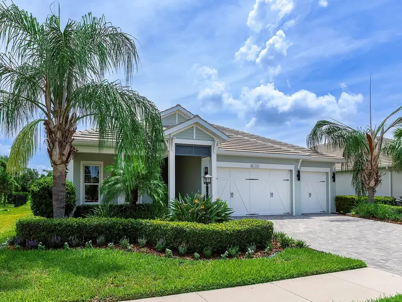 8282 Grande Shores Dr, FL