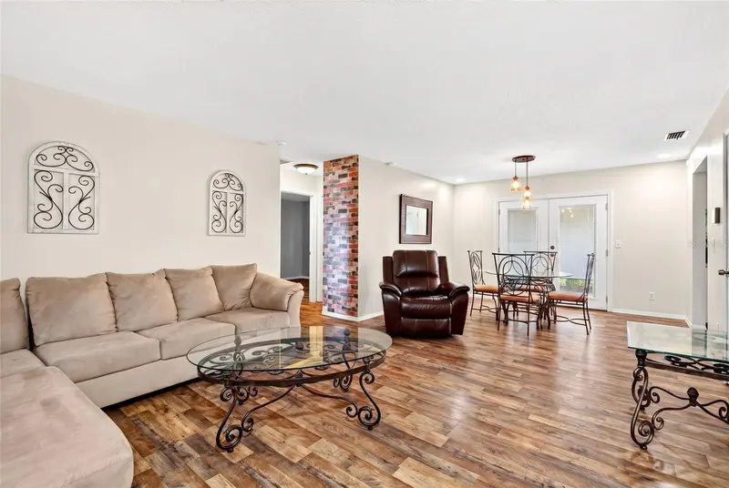 27 Cedar Trce, FL