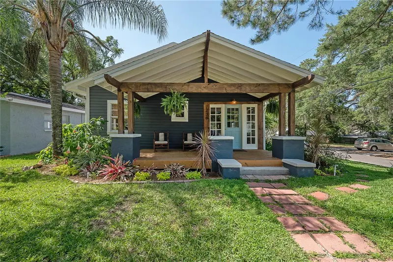 236 W North St, FL