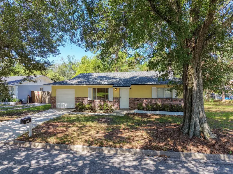 4510 Three Lakes Cir, FL