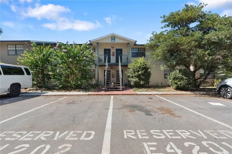 204 Pine Tulip Ct #201, FL