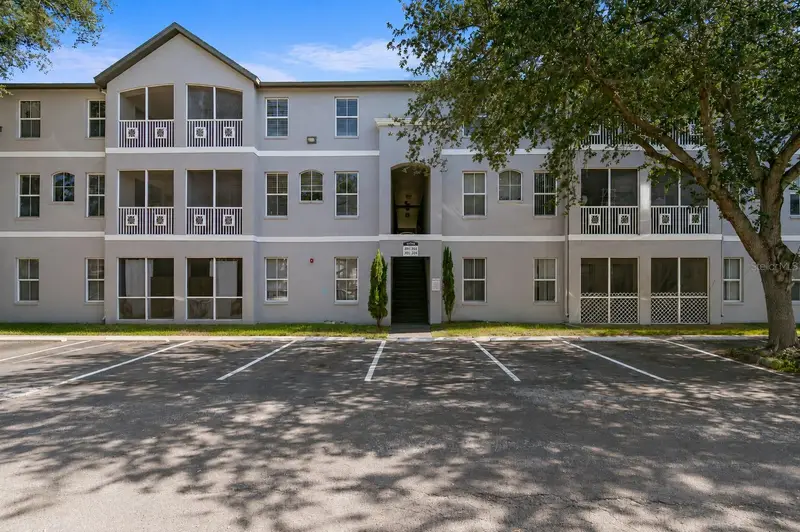 5039 Sunridge Palms Dr #203, FL