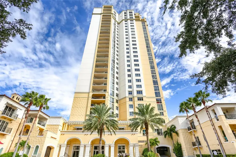 300 Beach Dr Ne #1904, FL