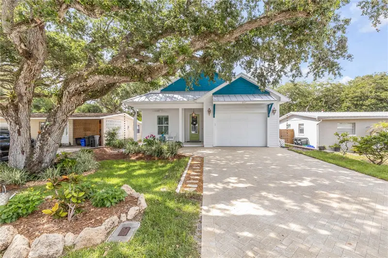 807 E 10th Ave, FL