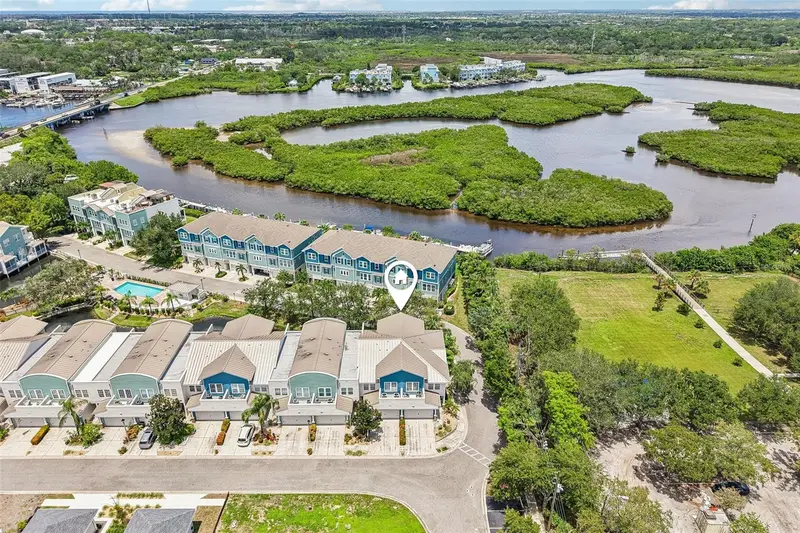 131 Athenian Way, FL