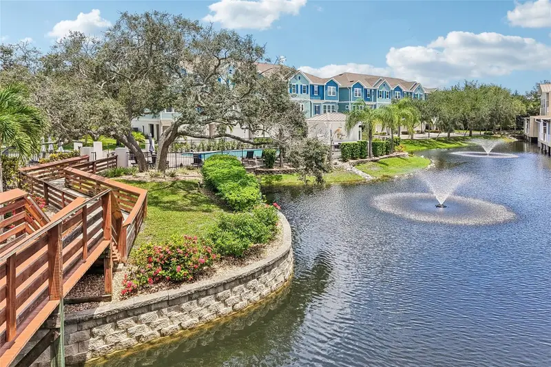 131 Athenian Way, FL
