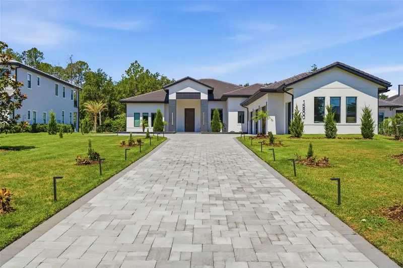 15800 Pendio Dr, FL