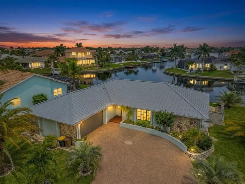 704 Bimini Ln, FL