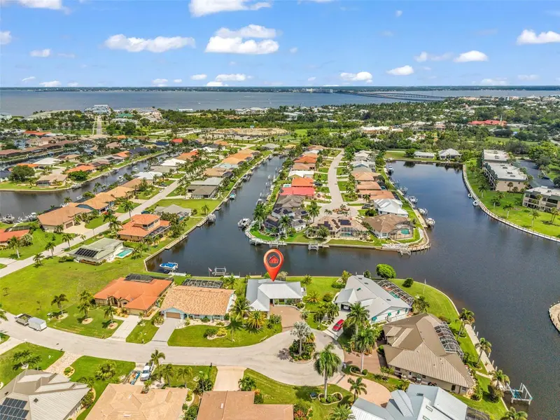 704 Bimini Ln, FL