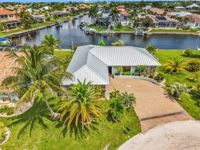 704 Bimini Ln, FL