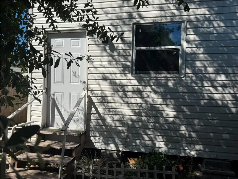 10004 Memorial Hwy, FL
