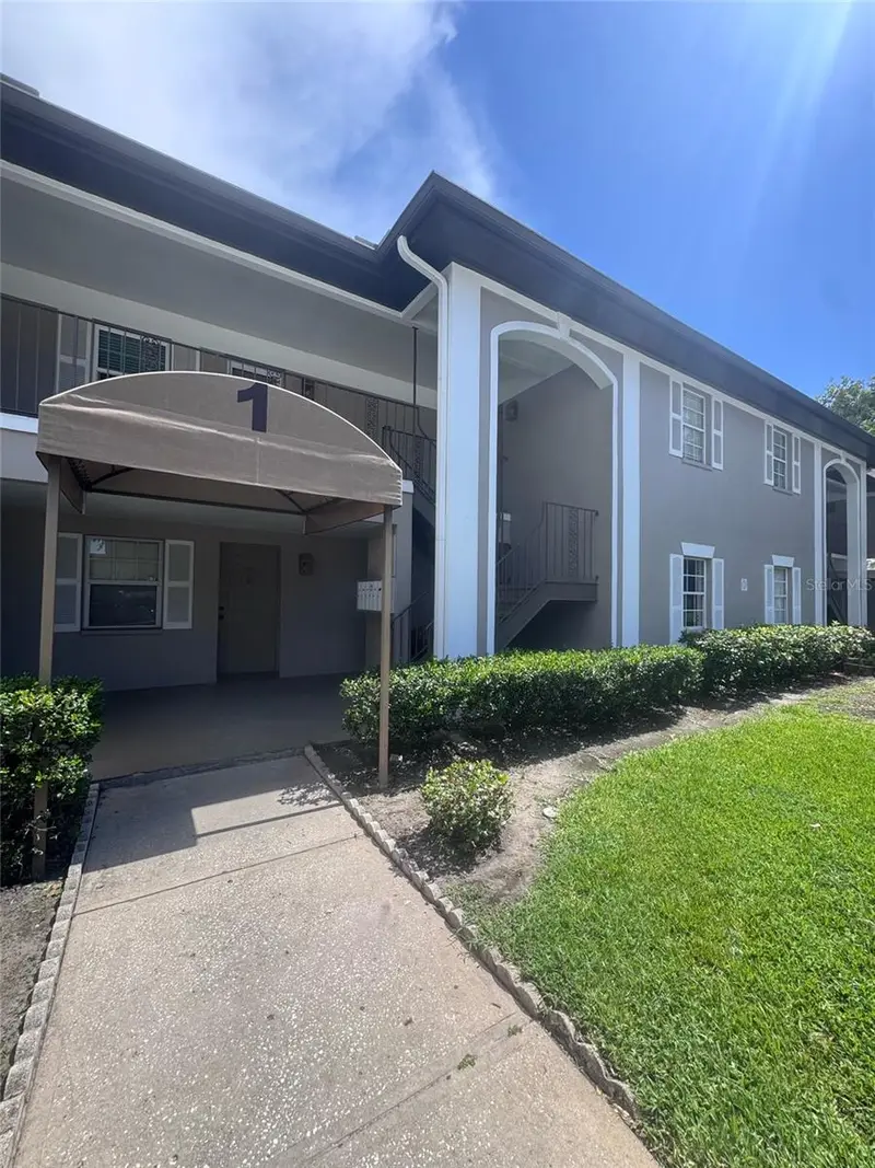 5265 E Bay Dr #122, FL