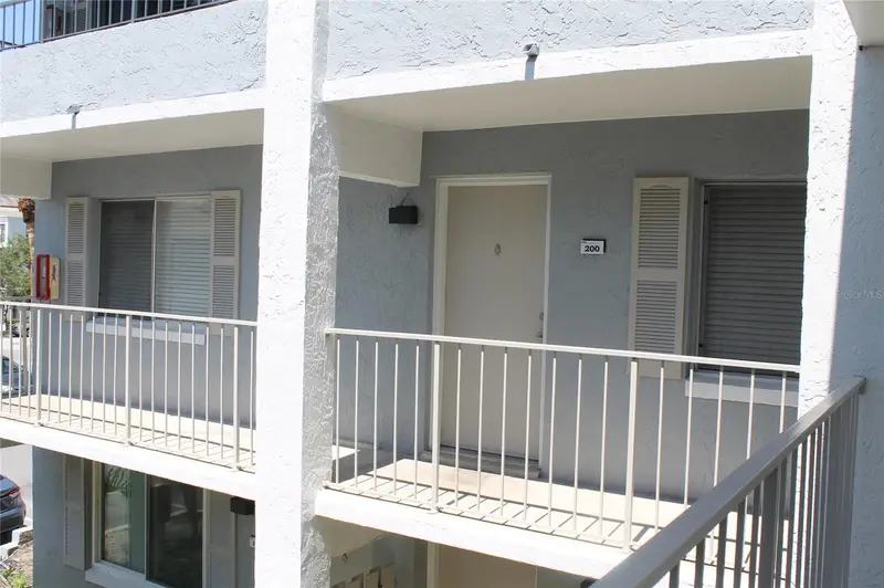 151 Oyster Bay Cir #200, FL