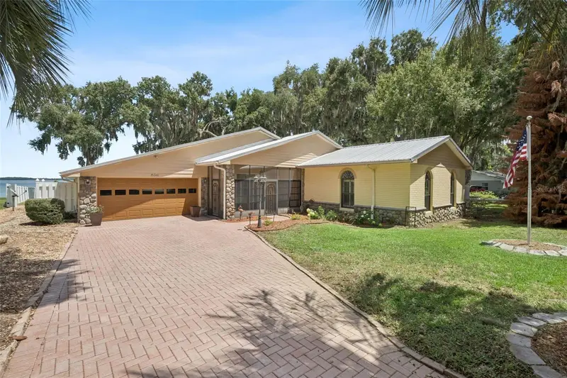 35040 Shady Oaks Ln, FL