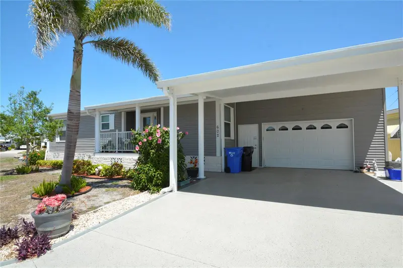 602 Carefree, FL