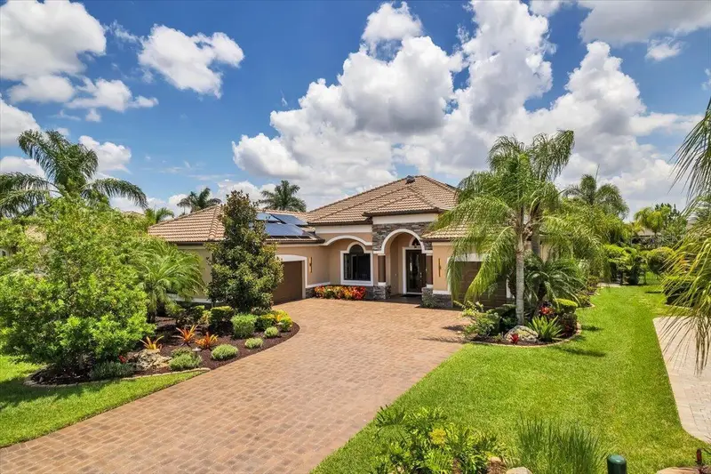 957 145th Street Cir Ne, FL
