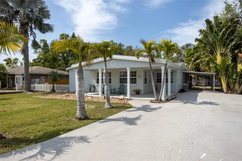 711 Bayshore Dr, FL