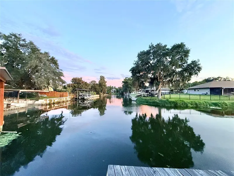 209 W Delaware St, FL