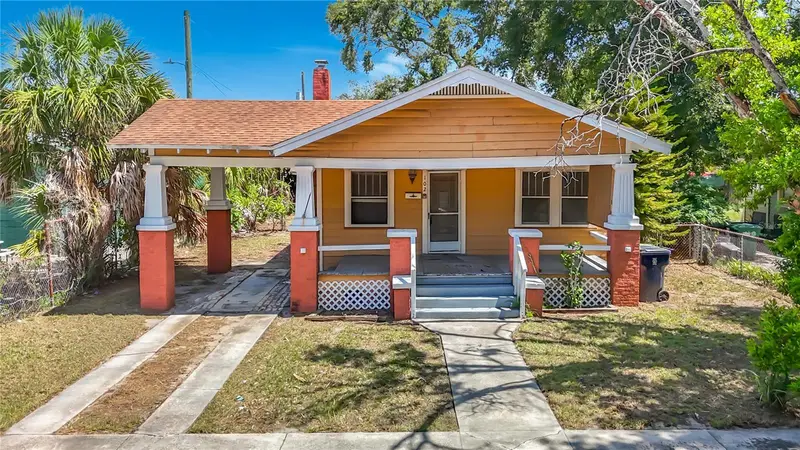 102 E Jean St, FL