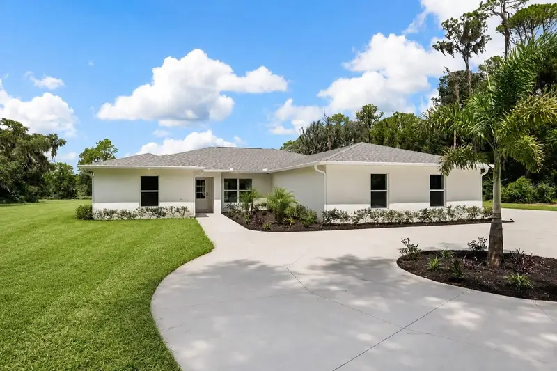 39251 County Road 439, FL
