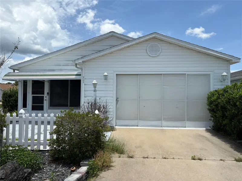 731 Dumas St, FL
