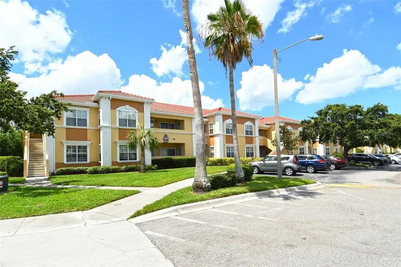 1010 Villagio Cir #201, FL