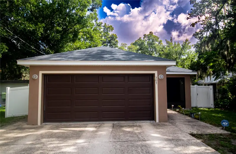 307 Nw 8th St, FL