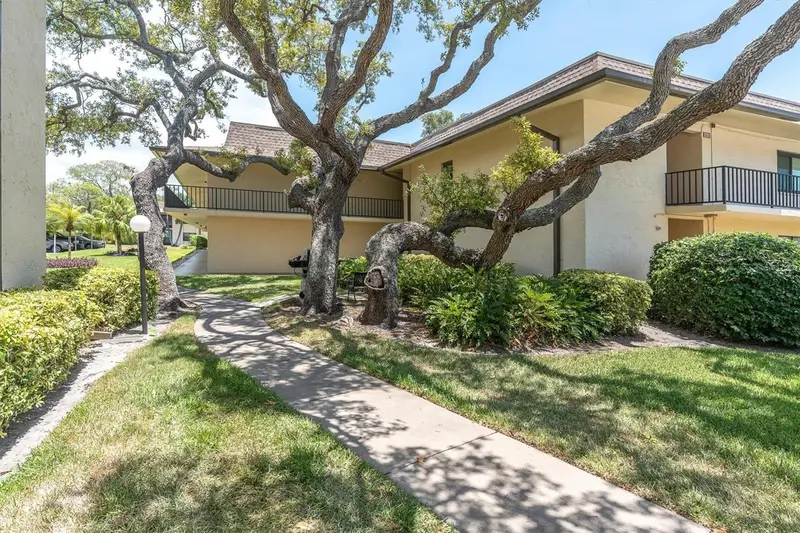 12300 Vonn Rd #2101, FL