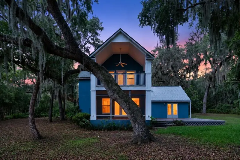 104 Long Pond Way, FL