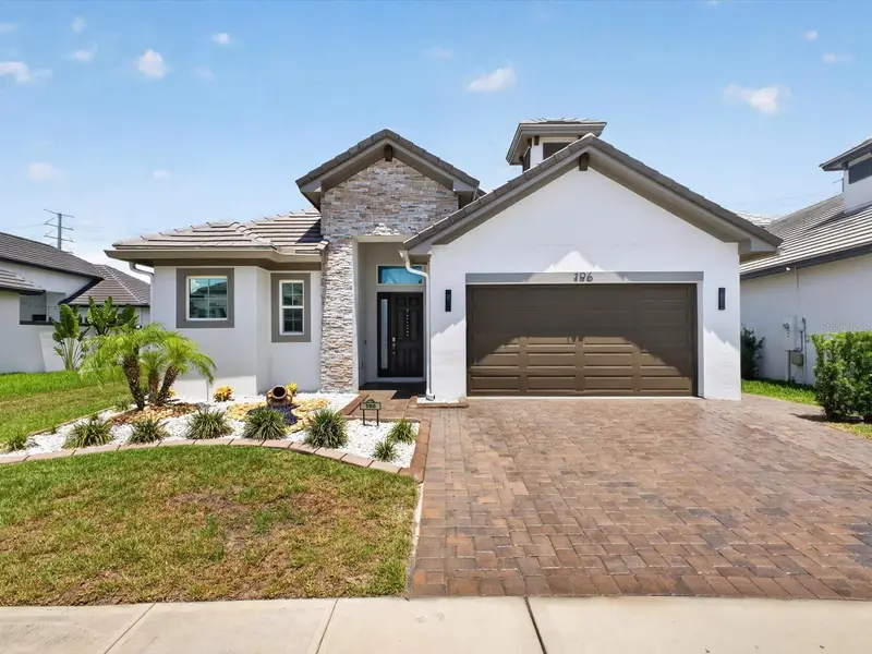 196 Hampton Loop, FL