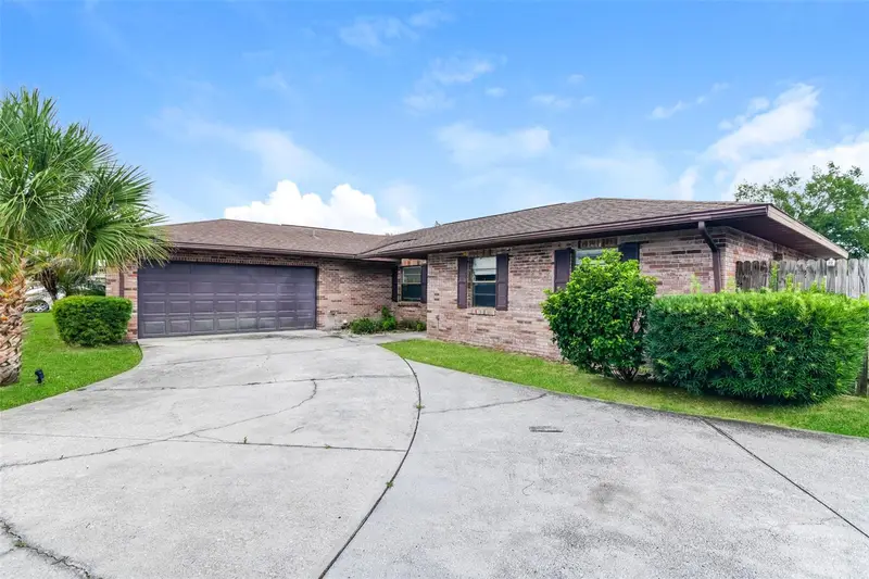 924 S Heron Cir, FL