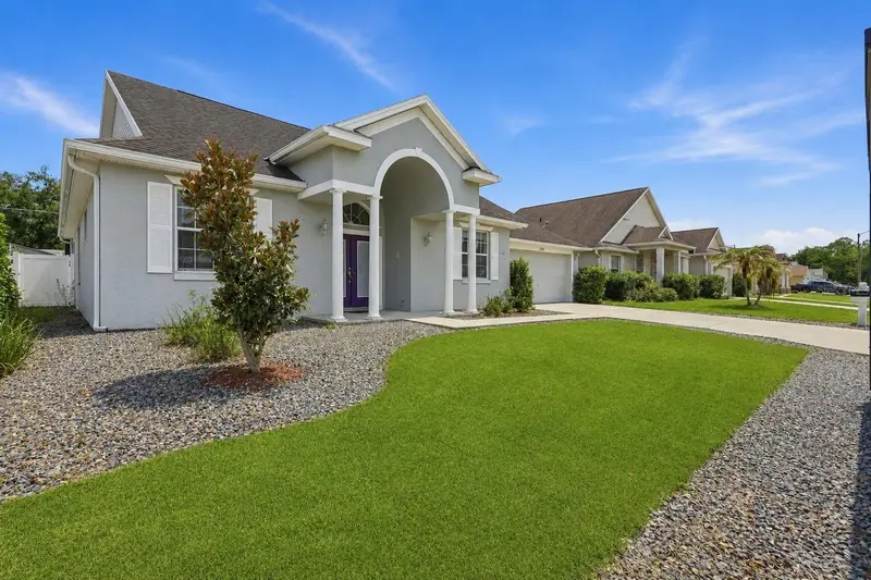 540 Hollingshead Loop, FL