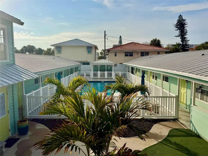148 Cleveland Dr #3, FL