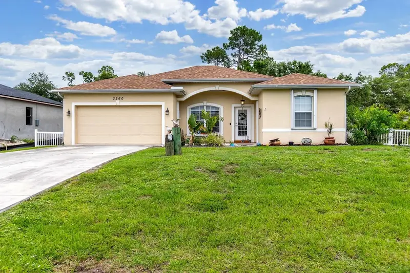 2260 Zuyder Ter, FL