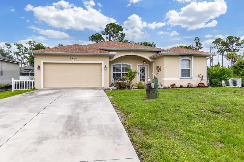 2260 Zuyder Ter, FL