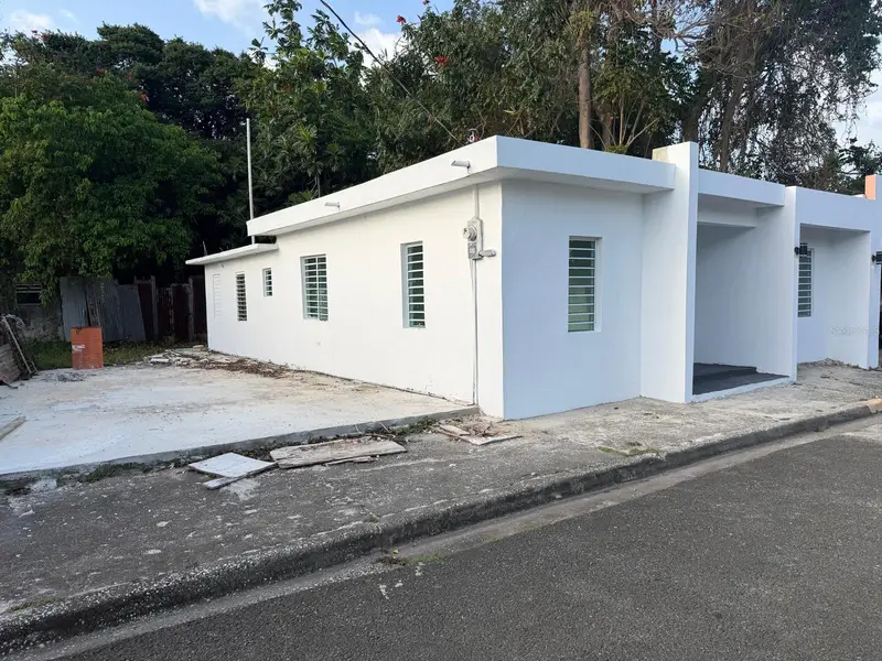 122 Bade Perez St., PR