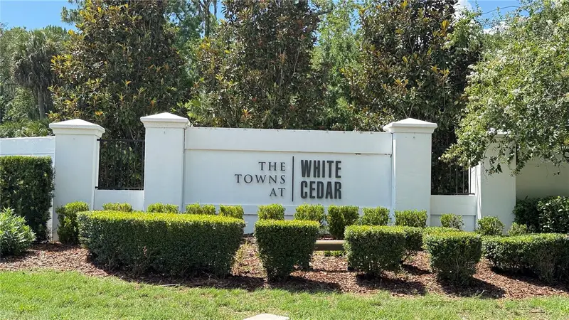 302 Cedar Bark Ln, FL