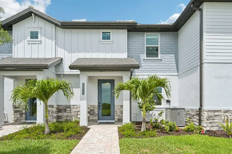 17712 Broadleaf Loop, FL