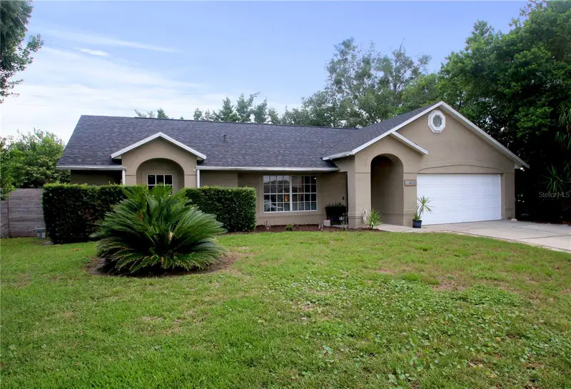 423 Country Wood Cir, FL