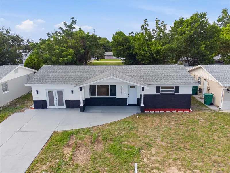5541 Violet Dr, FL