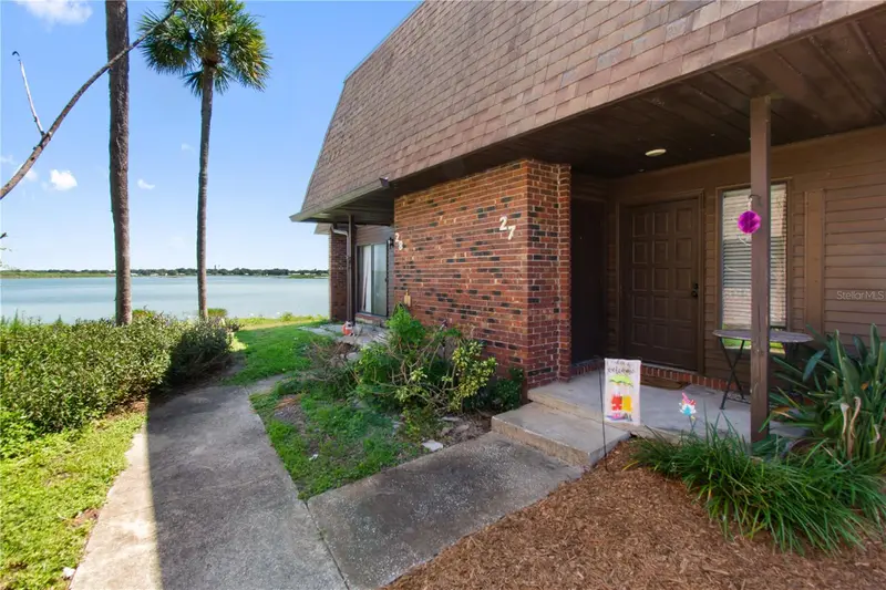 1836 N Crystal Lake Dr #27, FL
