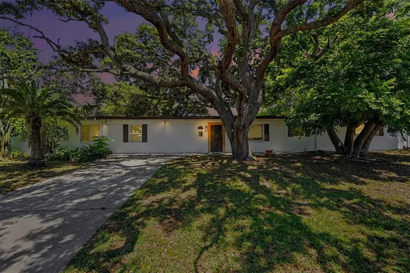 217 Garden Cir, FL