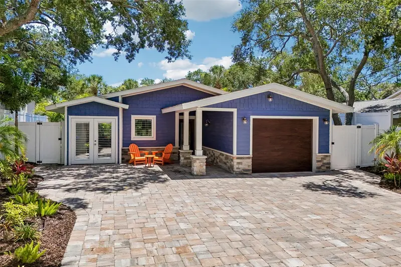 810 Plymouth St, FL