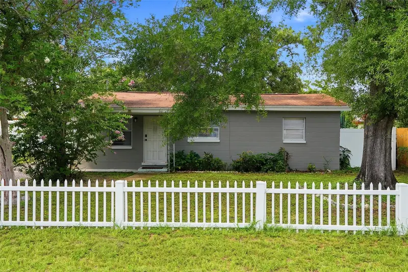 2430 N Ramona Cir, FL