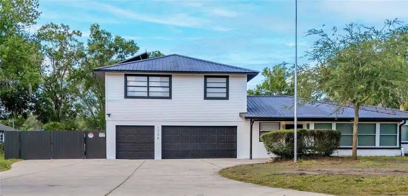 1736 W Country Club, FL