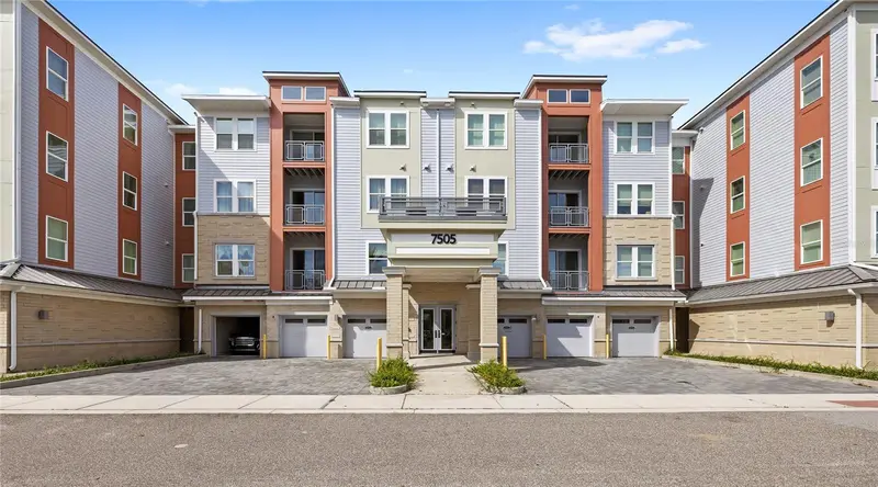 7505 Laureate Blvd #2206, FL