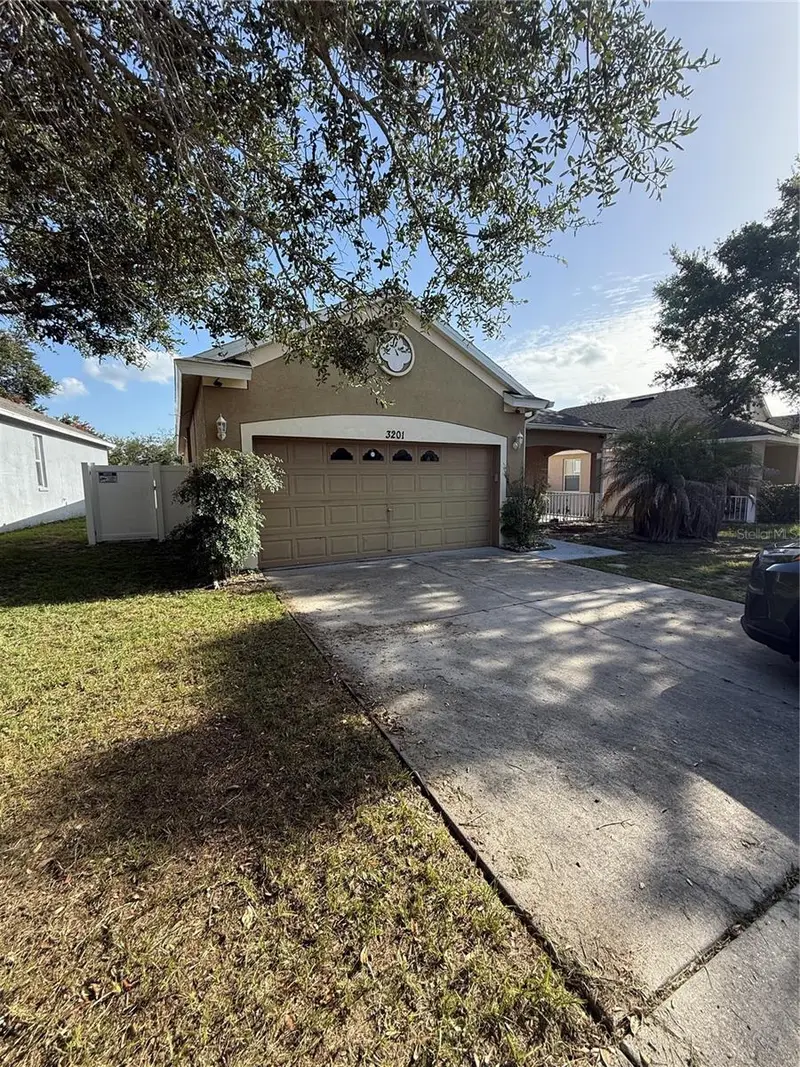 3201 Summer Cruise Dr, FL